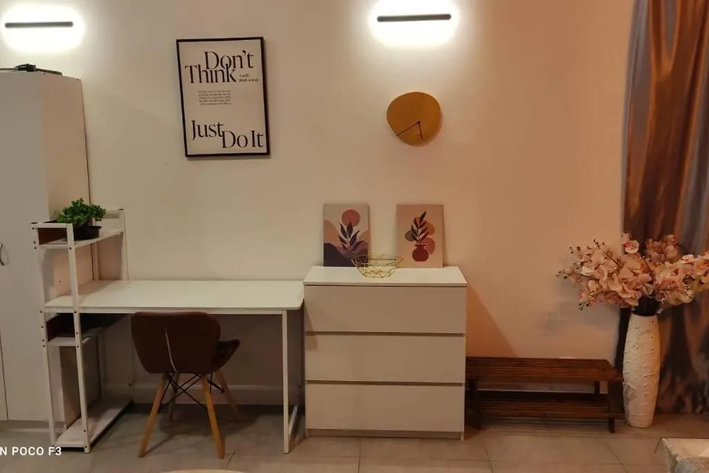 Bs410- Klia- Selfcheck-In-Wifi-Netflix-Parking-Pool, 5082 Apartment Sepang 0*,