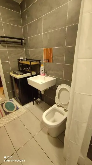 Bs410- Klia- Selfcheck-In-Wifi-Netflix-Parking-Pool, 5082 Apartment Sepang
