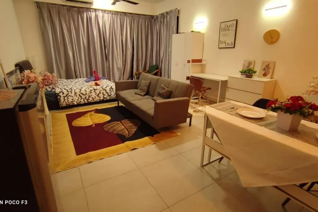 Bs410- Klia- Selfcheck-In-Wifi-Netflix-Parking-Pool, 5082 Apartment Sepang