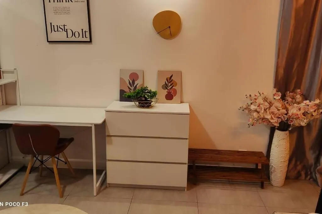Bs410- Klia- Selfcheck-In-Wifi-Netflix-Parking-Pool, 5082 Apartment Sepang