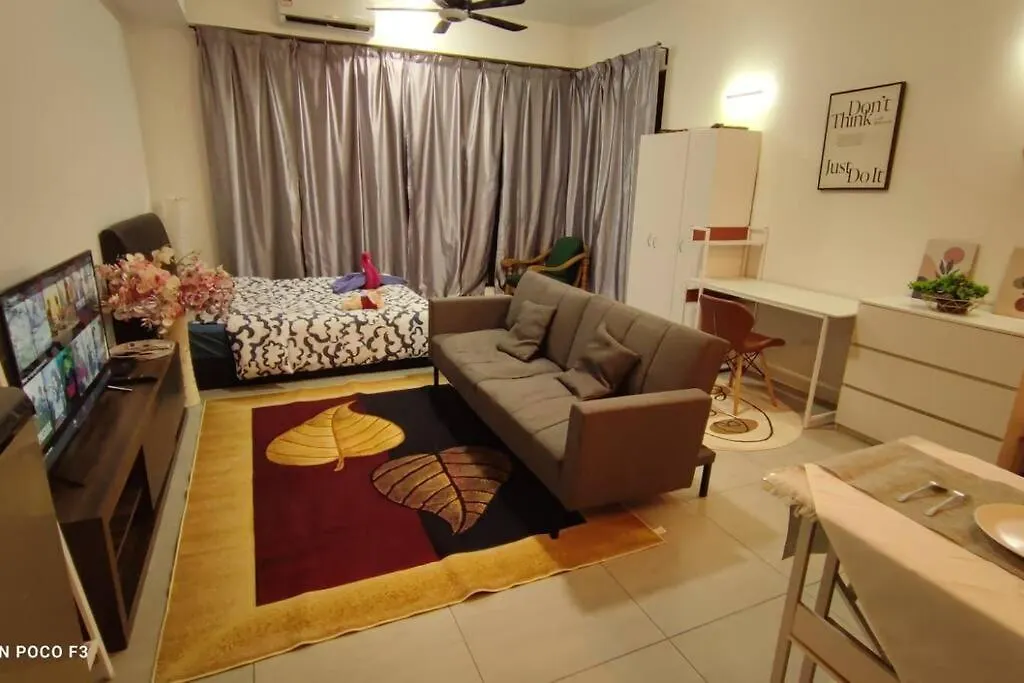 Bs410- Klia- Selfcheck-In-Wifi-Netflix-Parking-Pool, 5082 Apartment Sepang